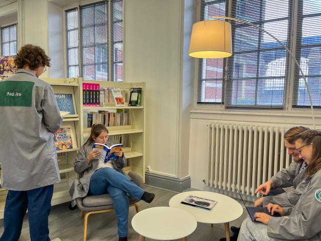 Espace détente et revues 
